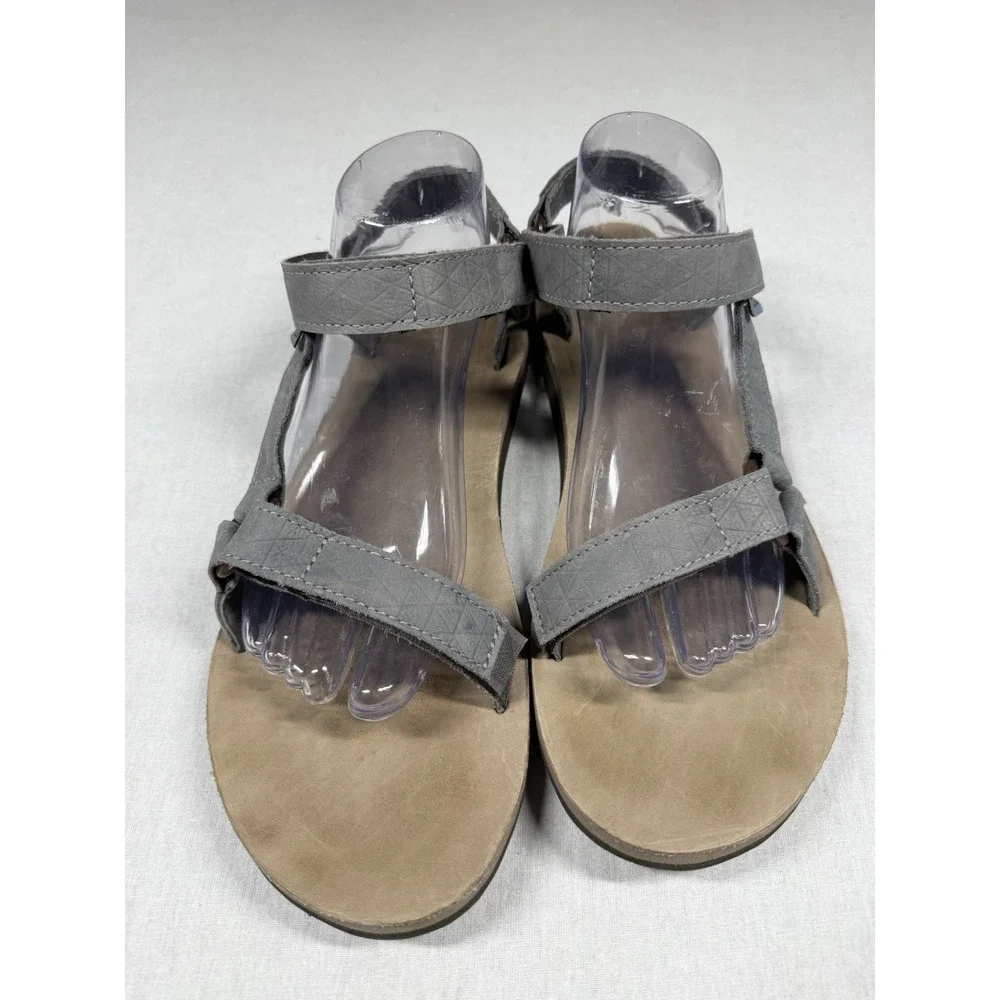 Teva Sandal Original Universal Women Sz 11 Gray Embossed Leather Comfort EUC